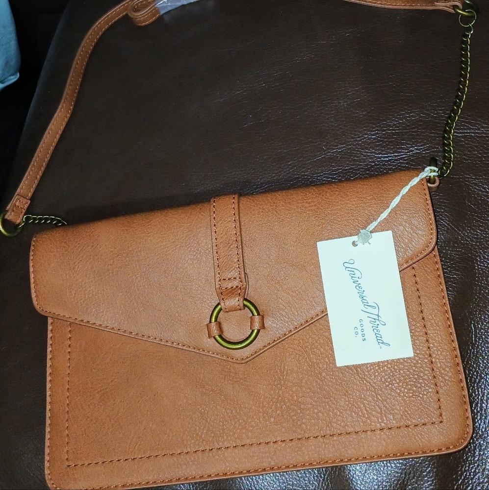 Universal Thread purse